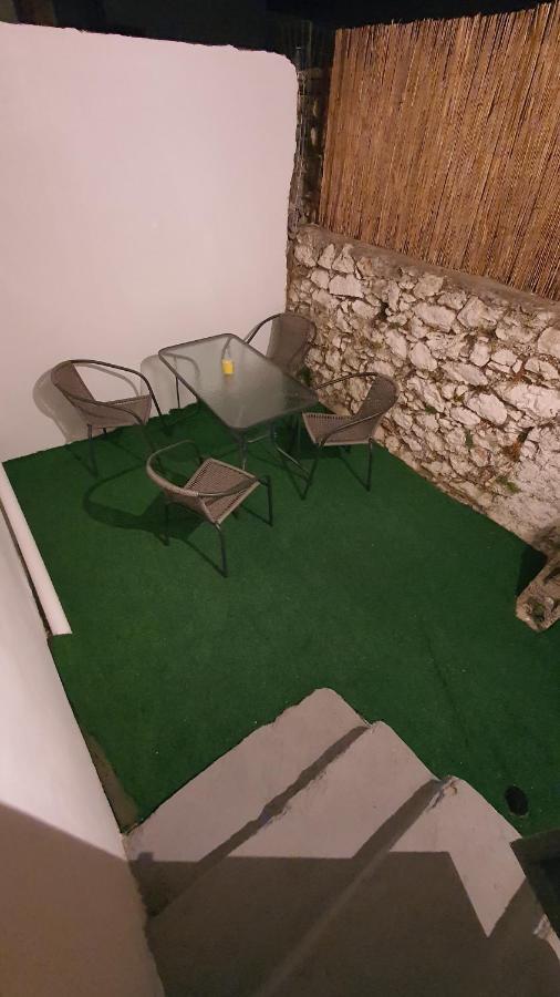 Larry'S Little Place In The Center Of Gytheio Dış mekan fotoğraf